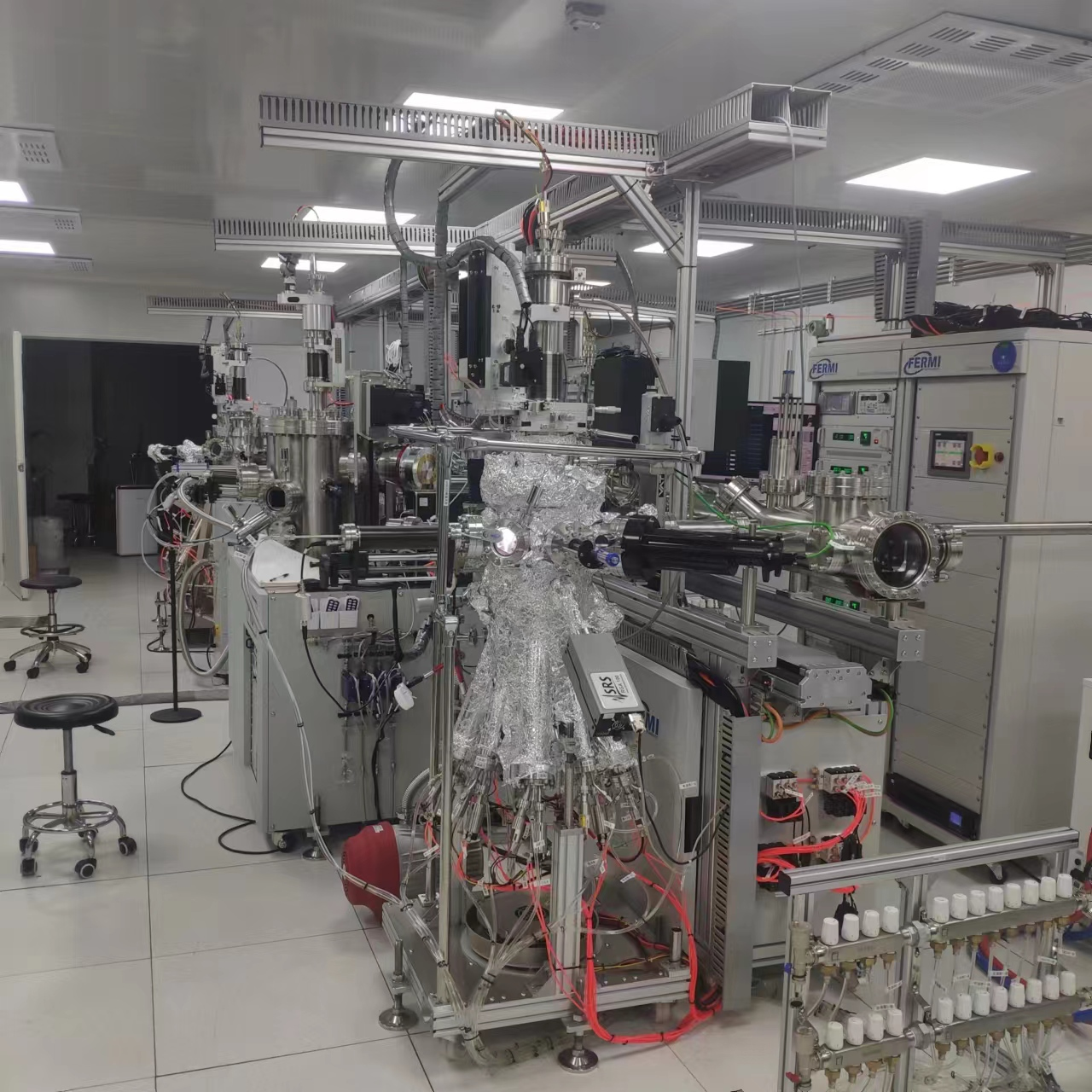 分子束外延与磁控溅射联合系统-重庆大学量子材料与器件研究中心